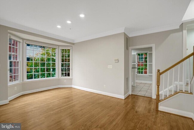 Building Photo - 1210 Roundhouse Ln