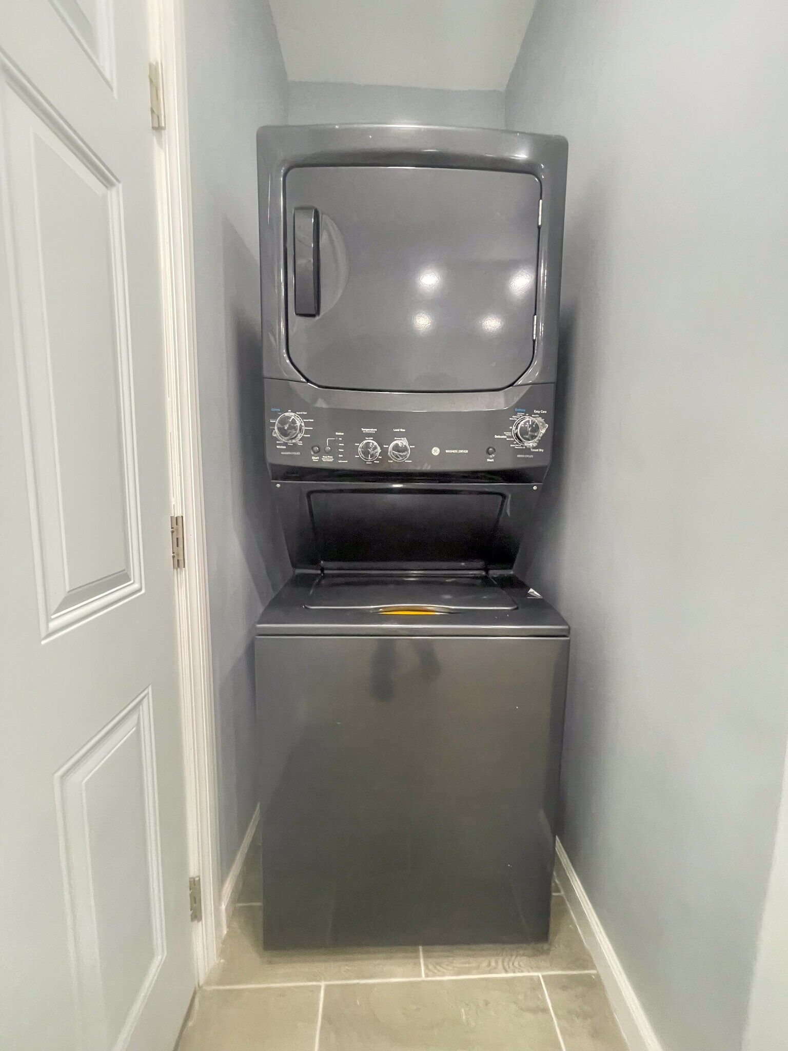 Building Photo - 213 Martin Luther King Jr Dr