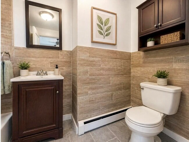 Building Photo - 13 E 17th St