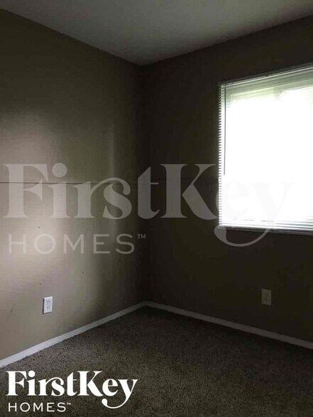 Building Photo - 6111 Dry Den Ct