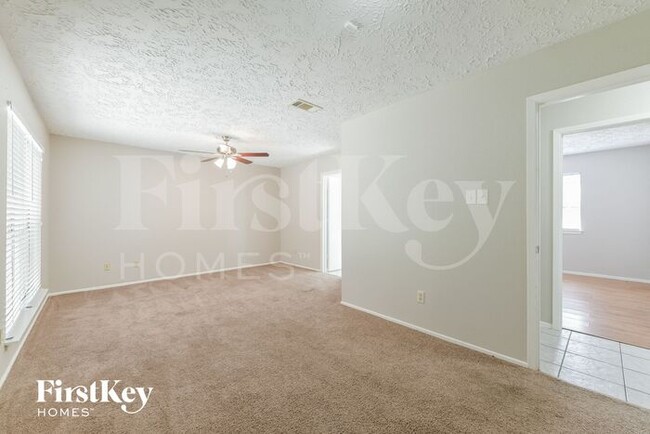 Building Photo - 8326 Carmelwood Ln