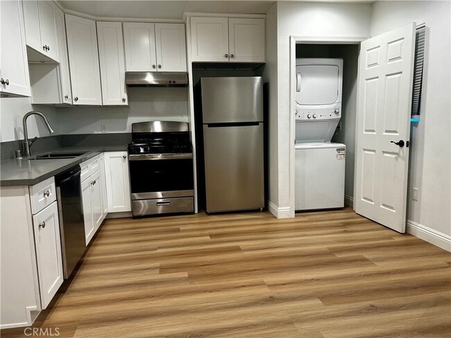 Building Photo - 4921 Persimmon Ave