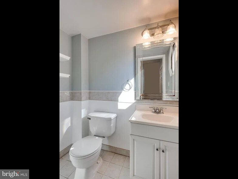 Building Photo - 232 Carlyn Ct