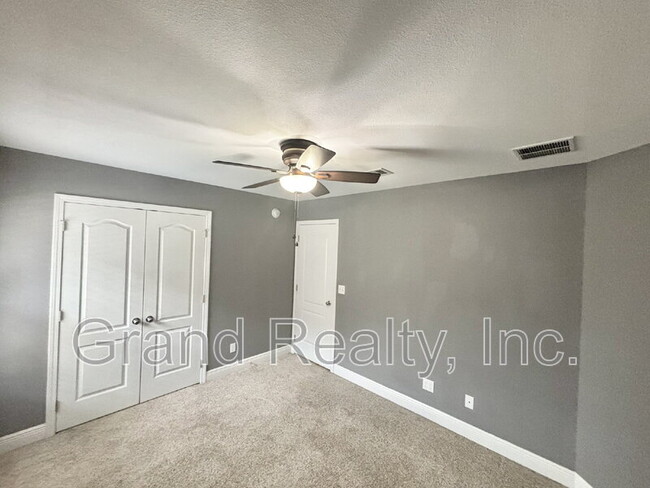 Building Photo - 5892 Dunridge Drive