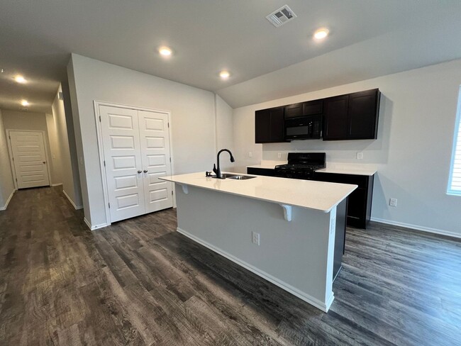 Building Photo - Brand New 4 Bed 2 Bath Home in Mustang Sch...