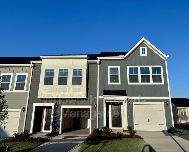 Primary Photo - 211 Central Townes Wy