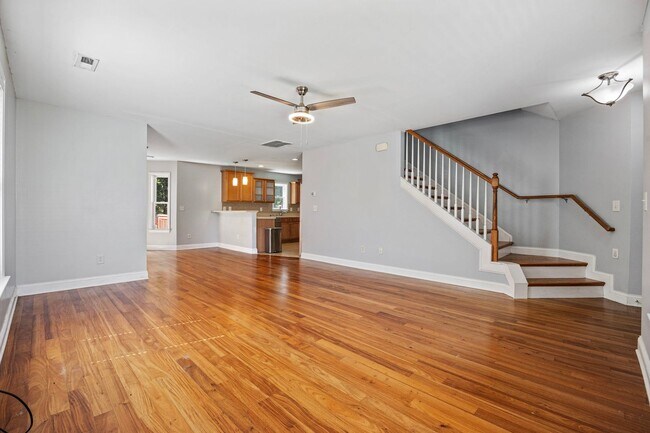 Building Photo - Beautiful 4-Bedroom, 3-Bath House