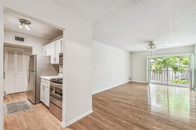 Building Photo - 3325 Bayshore Blvd