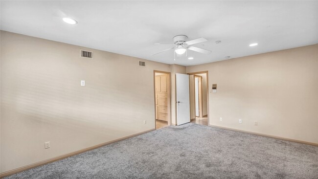 Building Photo - 10919 Paulwood Dr