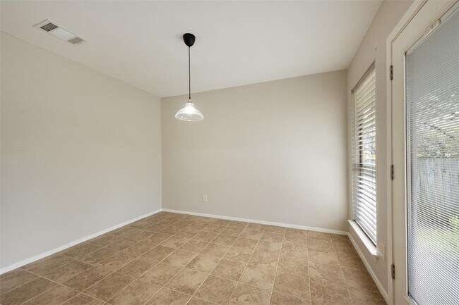 Building Photo - 12302 Eagle Rock Cove