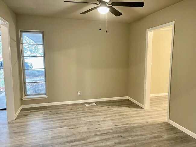 Building Photo - COMPLETE REMODEL - 3 BED 2 BATH 2 CAR - LO...