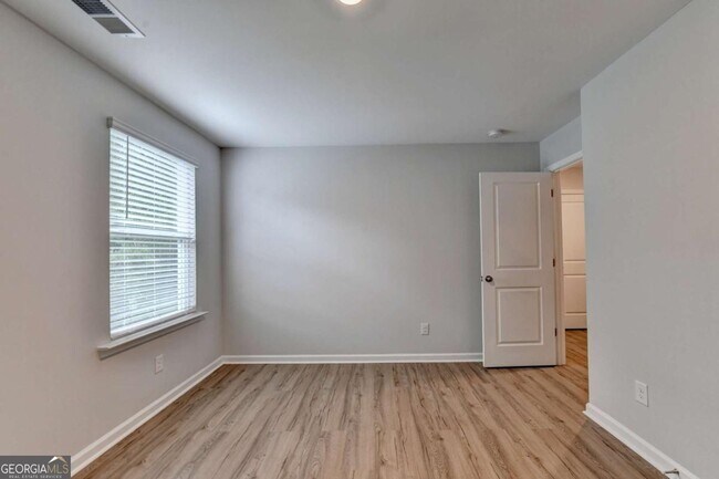 Building Photo - 175 Grey Falcon Ave