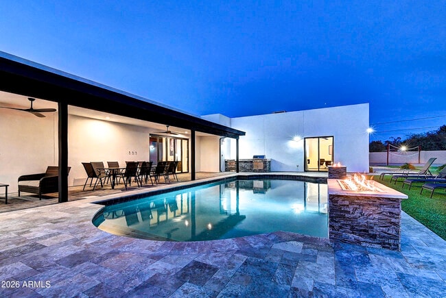 Building Photo - 6401 E Larkspur Dr