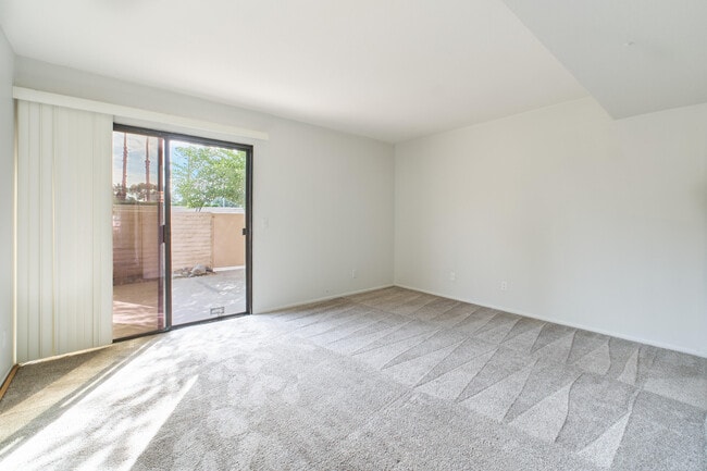 Building Photo - 2420 Los Coyotes Dr