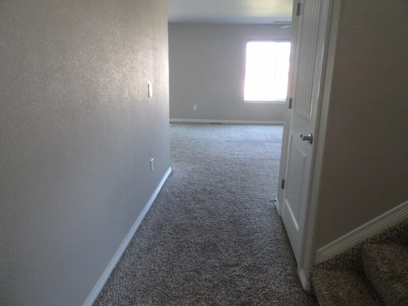 Building Photo - 10032 Castor Dr