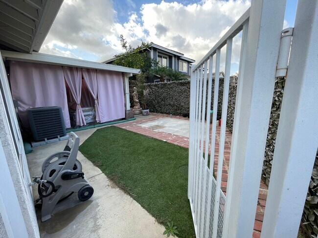 Building Photo - 4285 Ironwood Dr