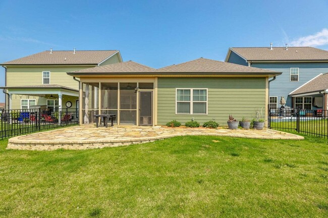 Building Photo - 5038 Shelterwood Dr NE