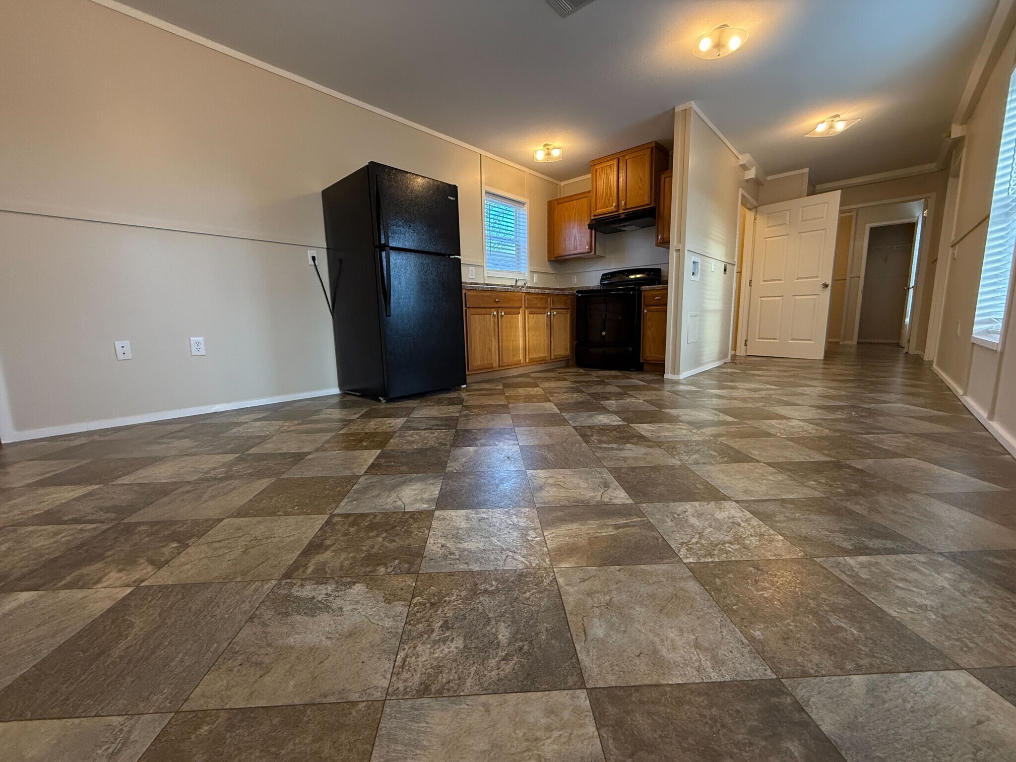 Building Photo - 709 N Collins Fwy