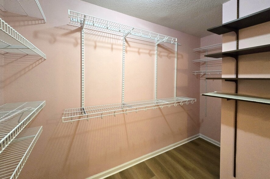 Walk-in Closet - 7510 Cahill Rd