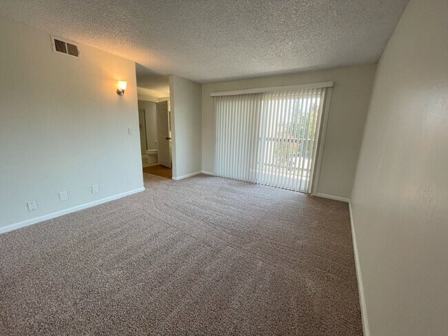 Building Photo - Nor Cal Realty Inc, 3BD 2 BTH condo ***Mes...