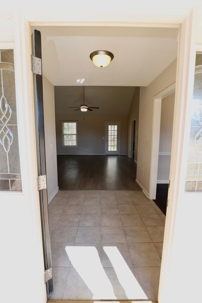 Building Photo - 2605 Turningleaf Ln