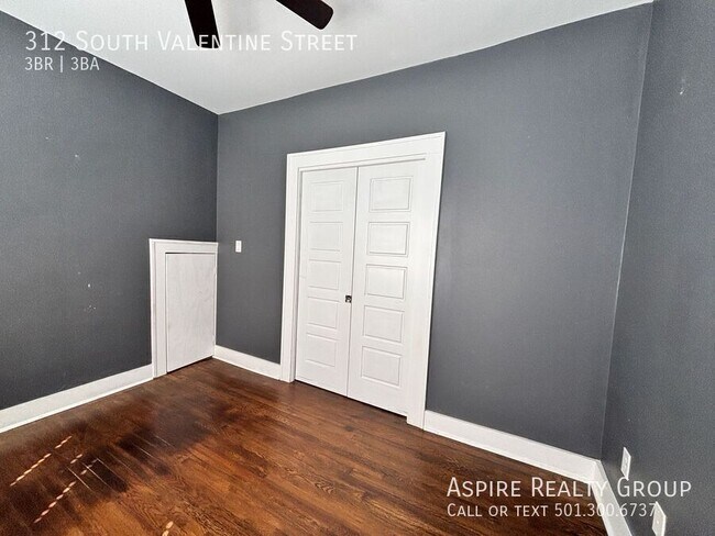 Building Photo - 312 S Valentine St