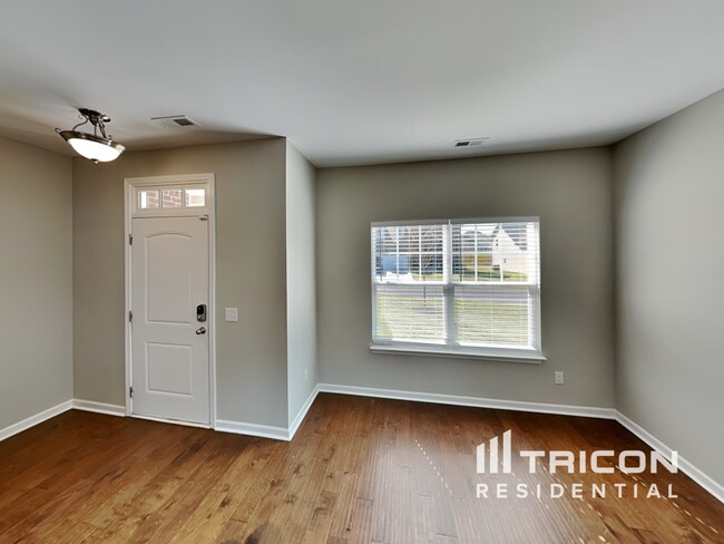 Building Photo - 316 Wyburn Pl