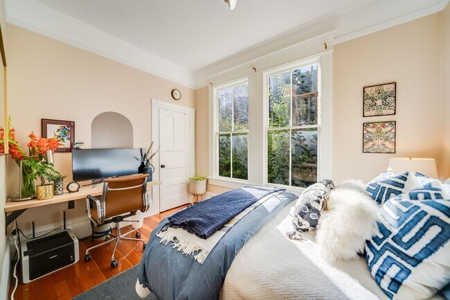 Building Photo - Cole Valley/Ashbury Heights: Remodeled Fla...