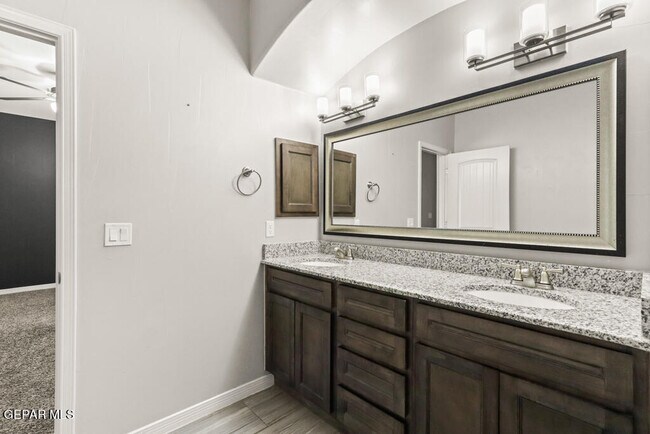 Building Photo - 14824 Harry Flournoy Ave