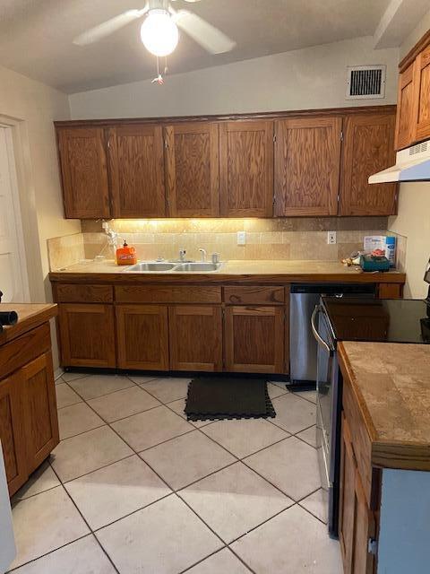 Building Photo - 702 NW 8th Ct