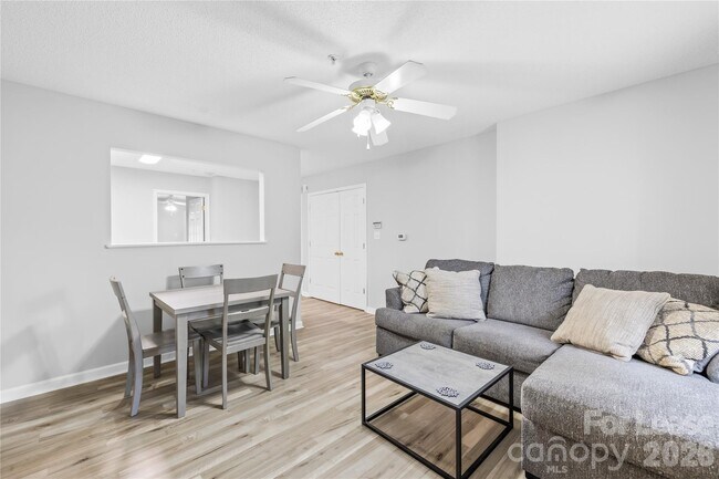 Building Photo - 118 Steam Engine Dr