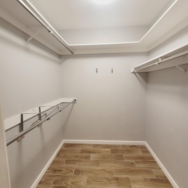 Building Photo - 14014 N Cameo Dr