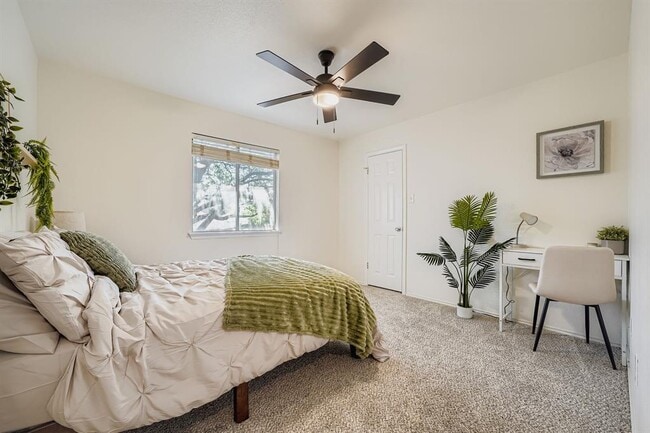 Building Photo - 2003 Erika Cove