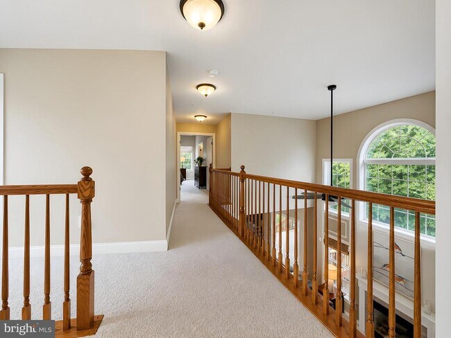 Building Photo - 23017 Holloway Ct