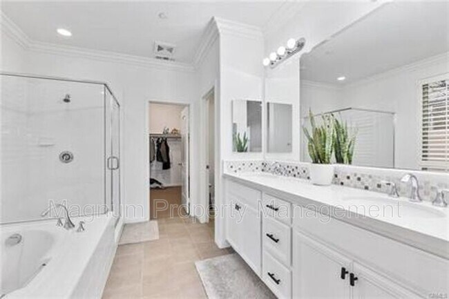Building Photo - 31650 Sweetwater Cir