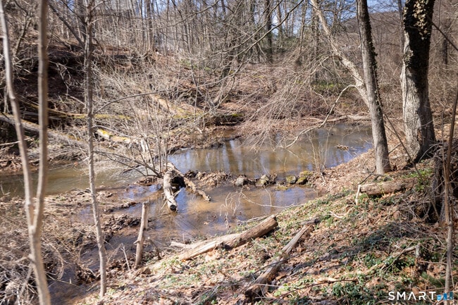 Building Photo - 1187 Mt Carmel Ave