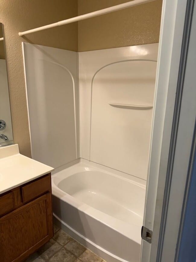 Building Photo - Gorgeous Natomas Condo