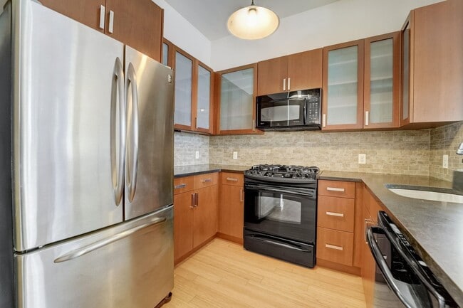 Building Photo - 234 10th St