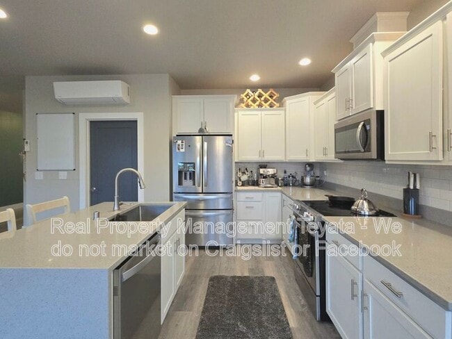 Building Photo - 6211 N Beulah Ave