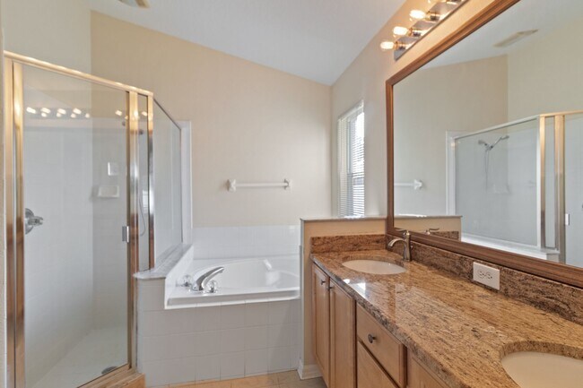 Building Photo - 4 bed, 2 Bath New Tampa Home for Lease!