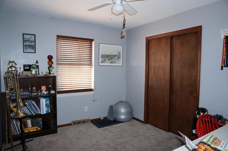 Building Photo - 2536 S McCann Ave