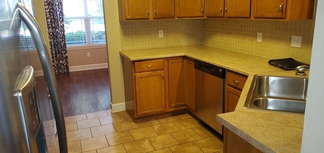 Building Photo - 3 bd, 2.5 ba home in SW Columbia near Nifo...