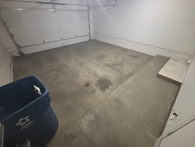 Building Photo - Beautiful 2-bedroom Condo