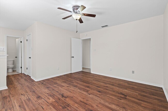 Building Photo - 165 Montclair Loop