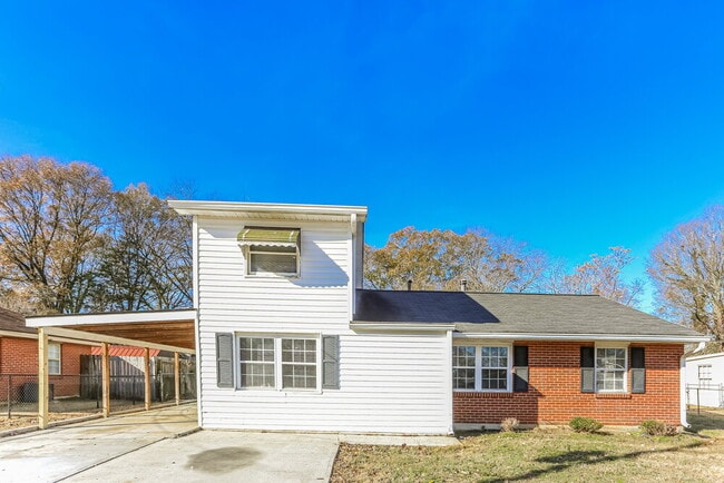 Building Photo - 5299 Sharon St