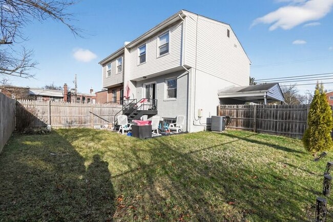 Building Photo - 816 Geranium St NW