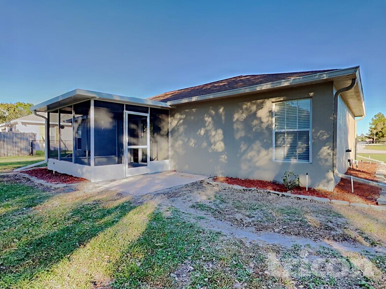 Building Photo - 3233 Ambassador Ave