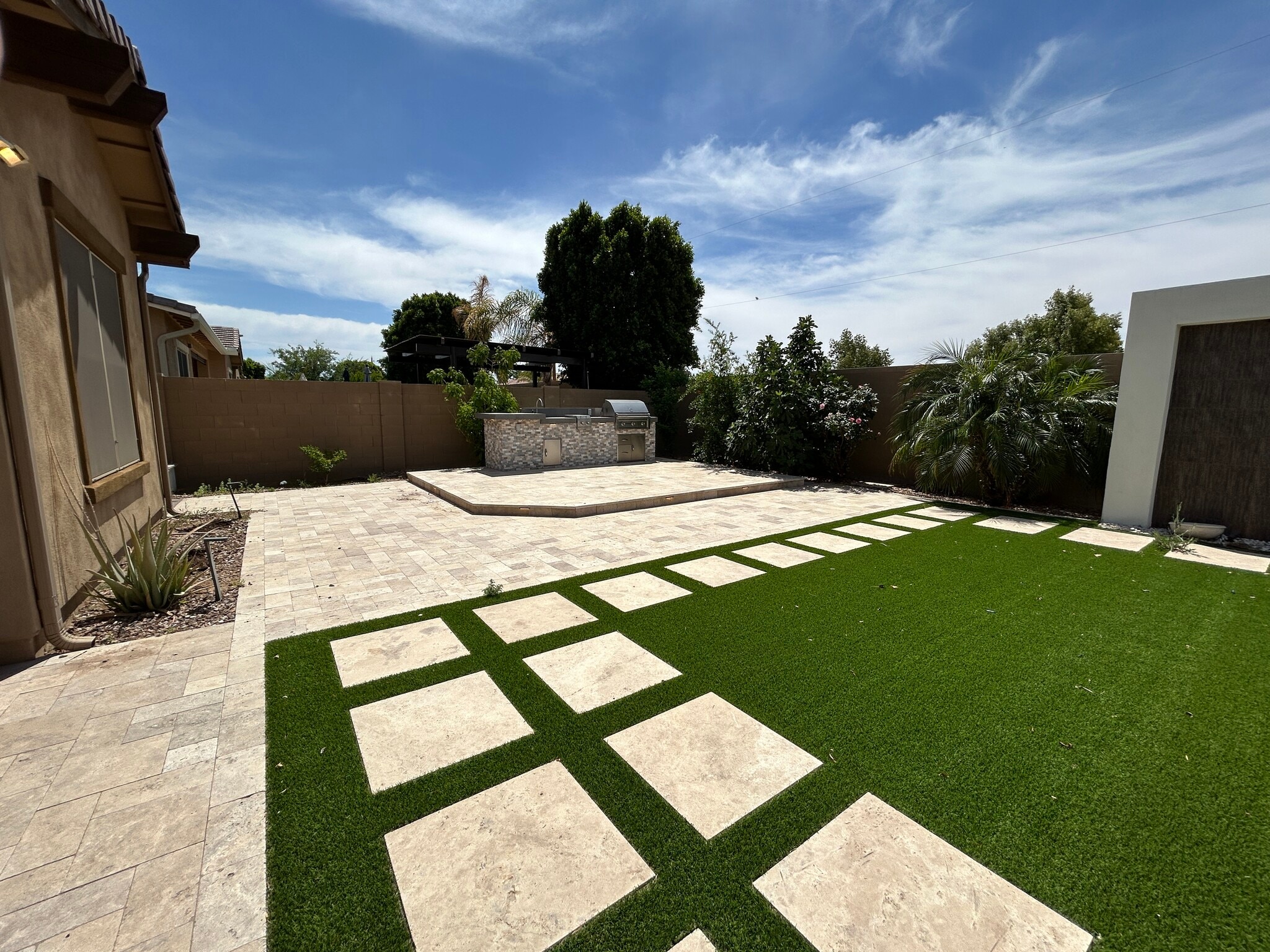 Building Photo - 1811 E Aster Pl