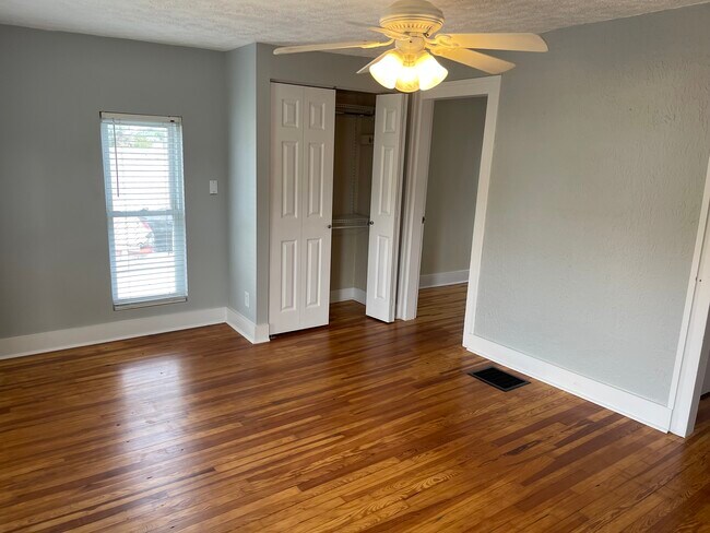 Building Photo - 10 S Preston St