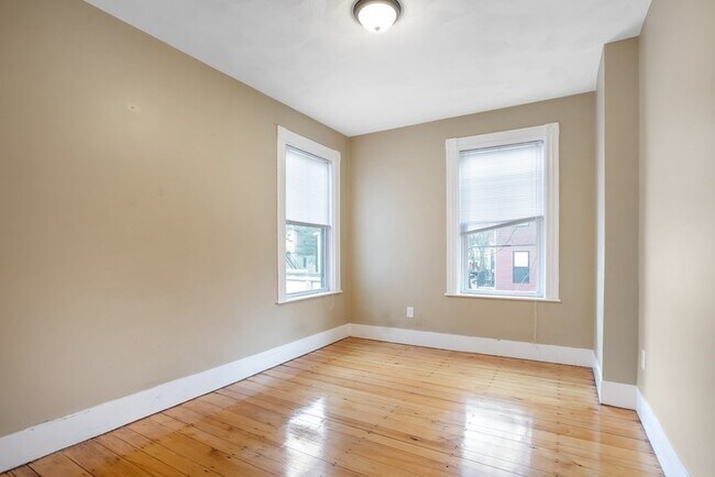 Building Photo - 199 Beacon St